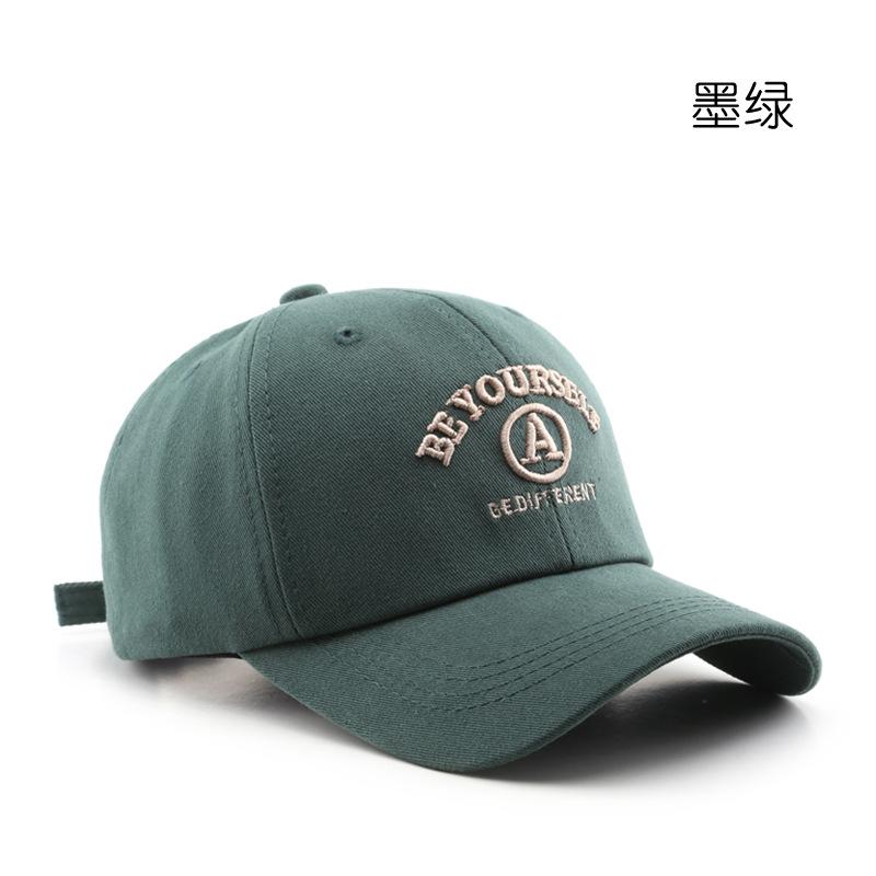 

Stylish and simple autumn and winter letter embroidery baseball cap outdoor travel street sunshade thermal cap темно-зелений колір