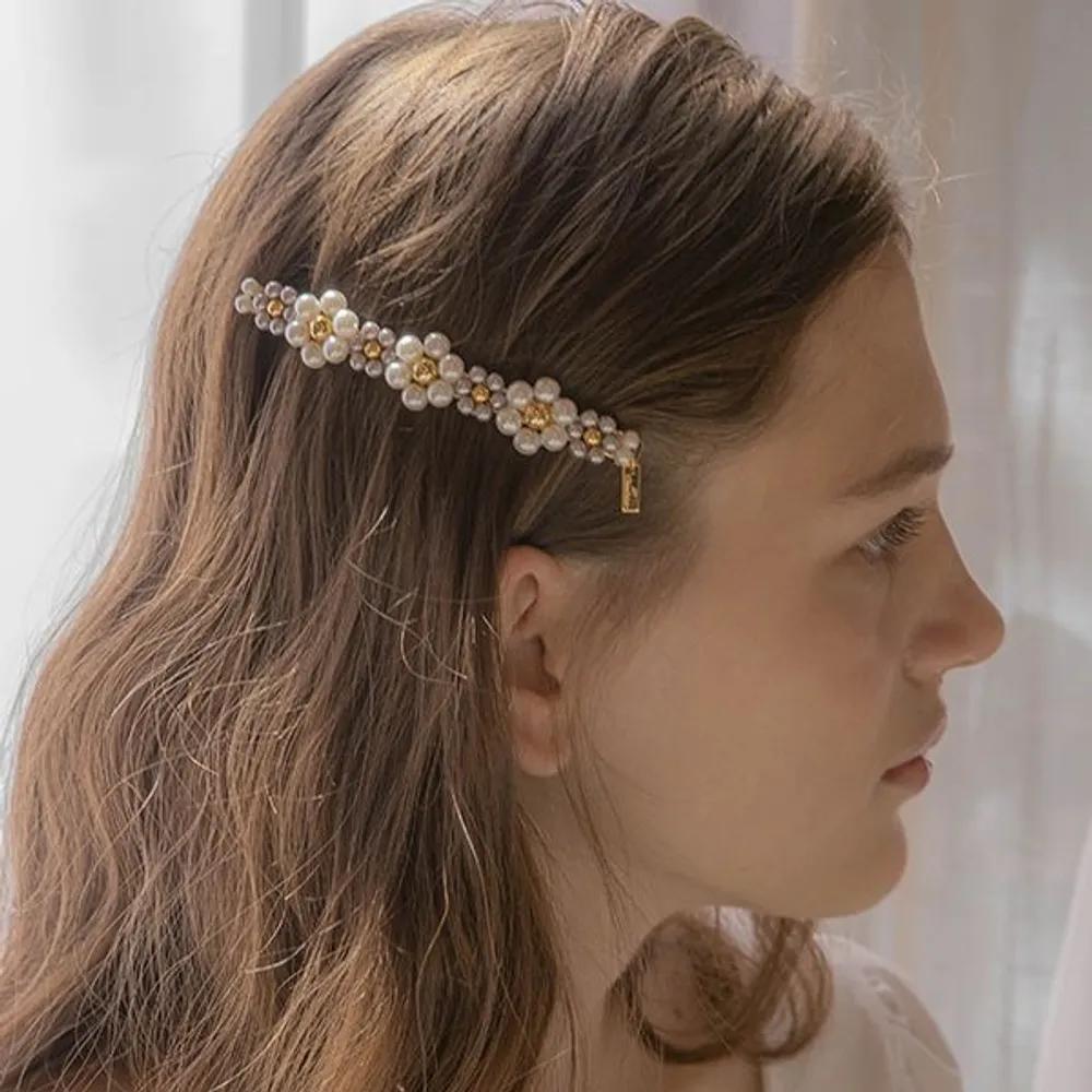 Mini Daisy Hairpin LFSL0292 cream