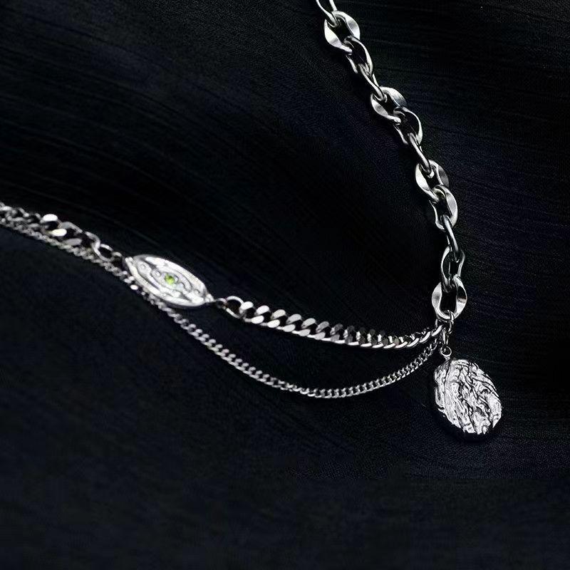 

European-American Retro Zircon Pendant Necklace: Hip Hop Cold Style on Black Leather Clavicle Chain