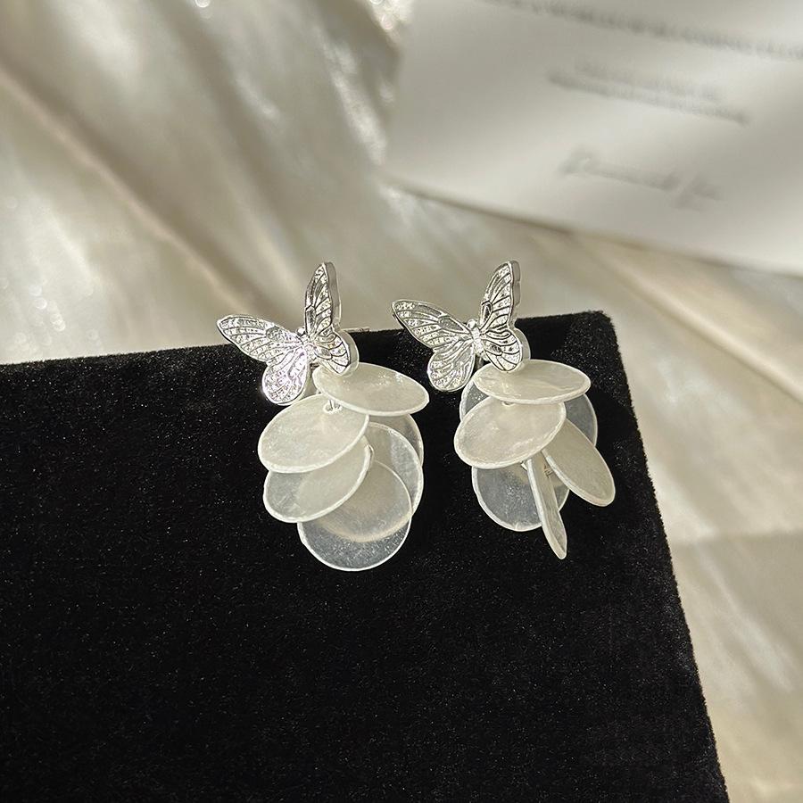 

Серьги-бабочки круглые с бахромой, легкая роскошь, нишевый дизайн, модные серьги-пусеты, с высоким темпераментом, универсальные серьги