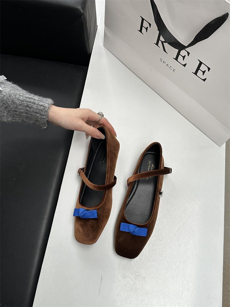 Fashion IPPEUM Mary Jane Kawaii Flat Shoes Women Round Toe Buckle 2025 New Velvet Ballet Flats