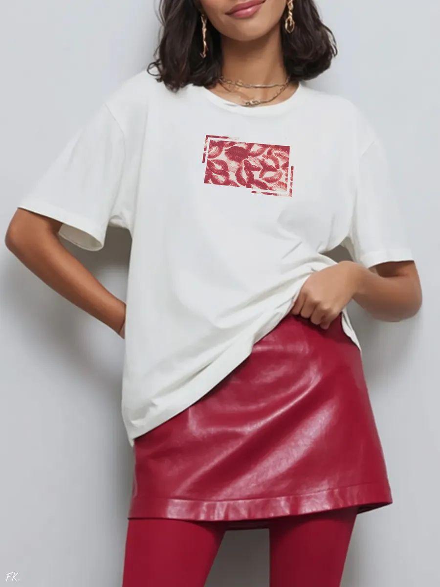 

Lips T‑shirt with kisses 4XL
