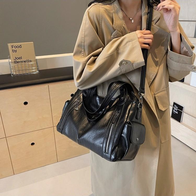 Bag Women's Tote Bag Large Capacity Autumn and Winter Crossbody New Retro Premium Shoulder Handbag