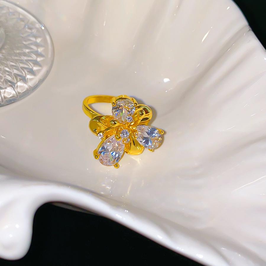 18k Gold-Plated Zirconia Water Drop Flower Ring, Simple Fashion Luxury Jewelry