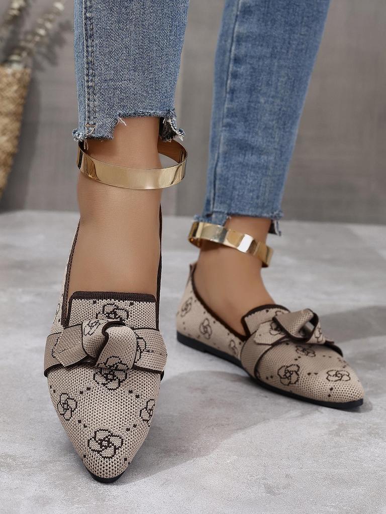 2024 Spring Women's Fashionable Flying Woven Slip-On Pointed Flat Shoes - Large Size