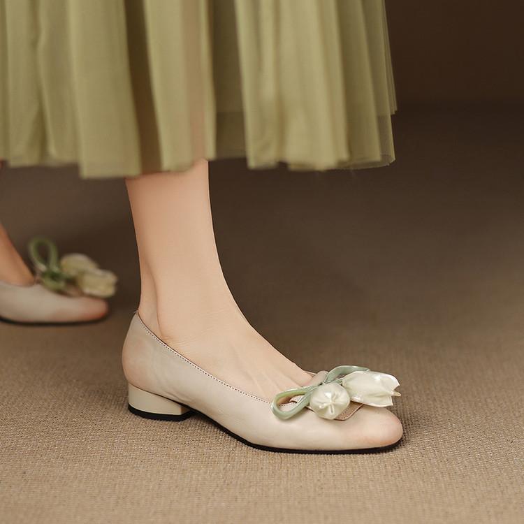 Fashion New Spring/Summer Cow Leather Women Pumps Shoes for Women Fashion Butterfly Knot Flower Round Toe Low Heels Women Loafers Shoes