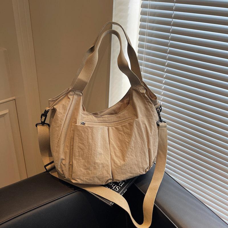 Large-capacity cloth bag women's new one-shoulder tote bag trendy and light tote bag casual messenger bag