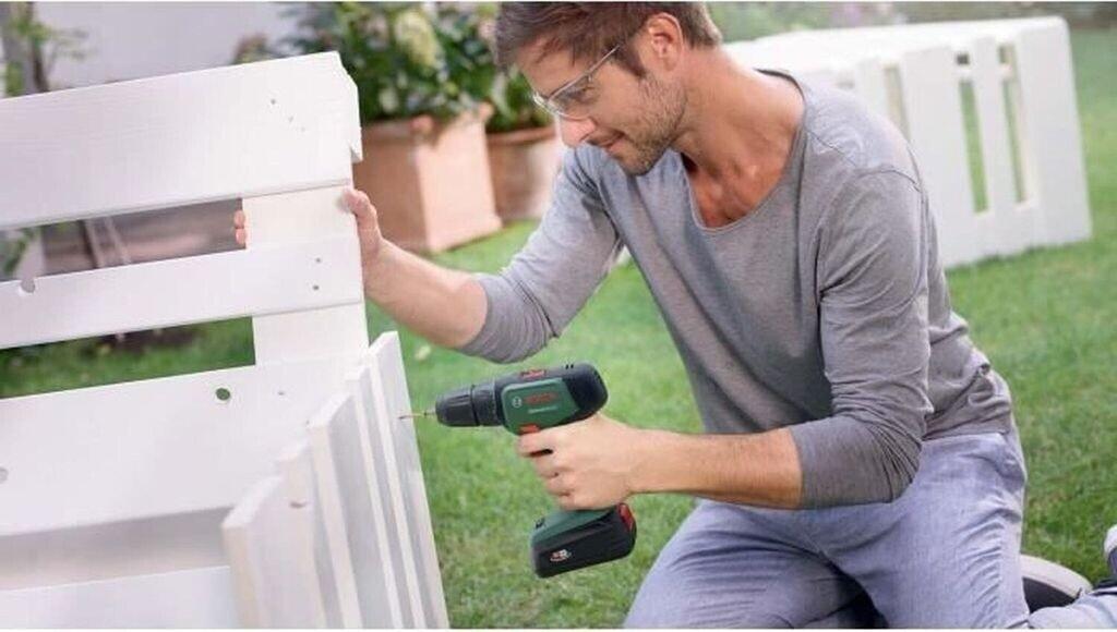 Дрель-шуруповёрт Bosch UniversalDrill 1806039D4001