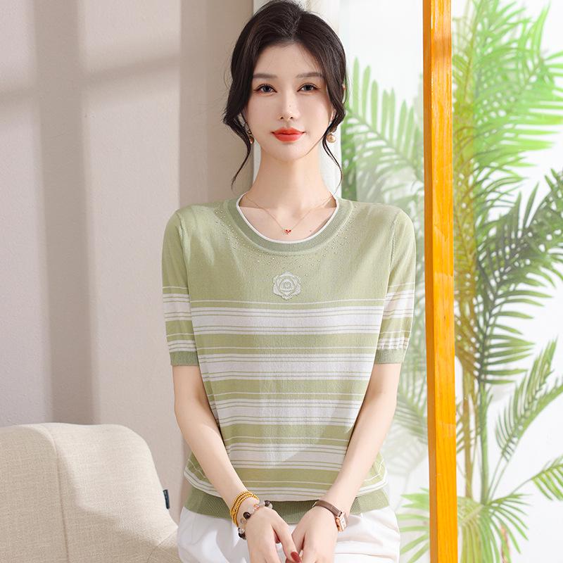 

Summer Striped Ice Silk Round-Neck Top for Middle-Aged & Elderly Women - Stylish Short-Sleeved Mother s Day Sweater L (80-100 lbs) зелений
