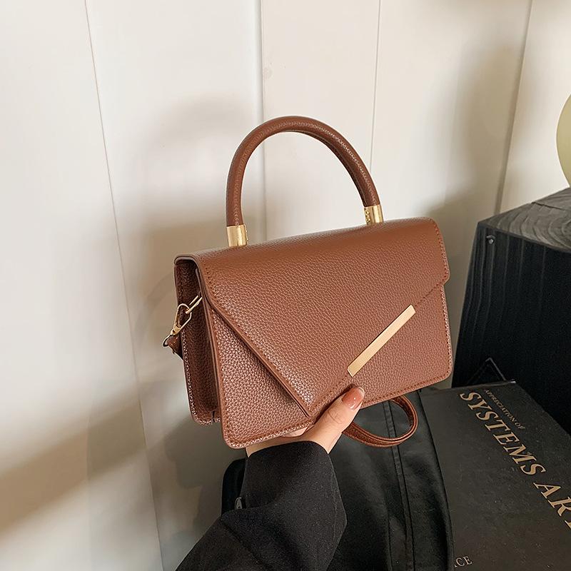 Solid color new autumn and winter retro simple fashion casual contrasting color single shoulder oblique span small square bag