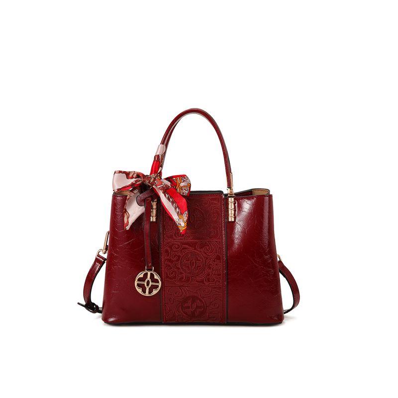 

Red Bag Women New Chinese Style Embroidered Handbag Elegant Middle-Aged Mother Bag Daily Commuter Messenger Bag Women Burgundy