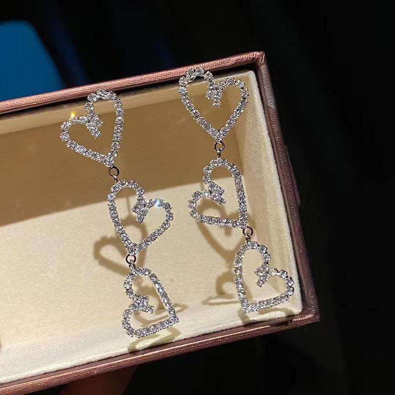 Elegant Zirconia Heart Earrings for Women, French Niche Design, Slimming Effect for Round Faces