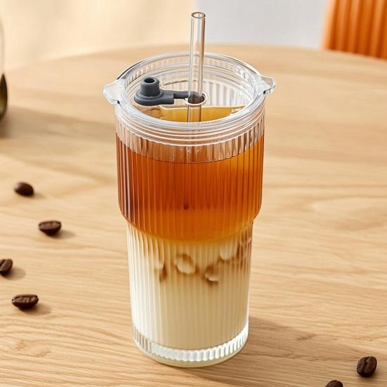 Ribbed Glass Tumbler with Lid And Straw, 560ml Capacity Iced Coffee Cup, Reusable Cold Drink Glass for Home, Travel Cup Fits Car Holder