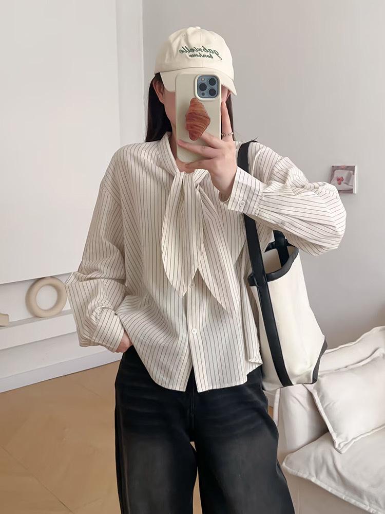 

Korean-Style Striped Slimming Women s Shirt - Early Spring 2025 Design, Loose Long Sleeve Top One Size білий