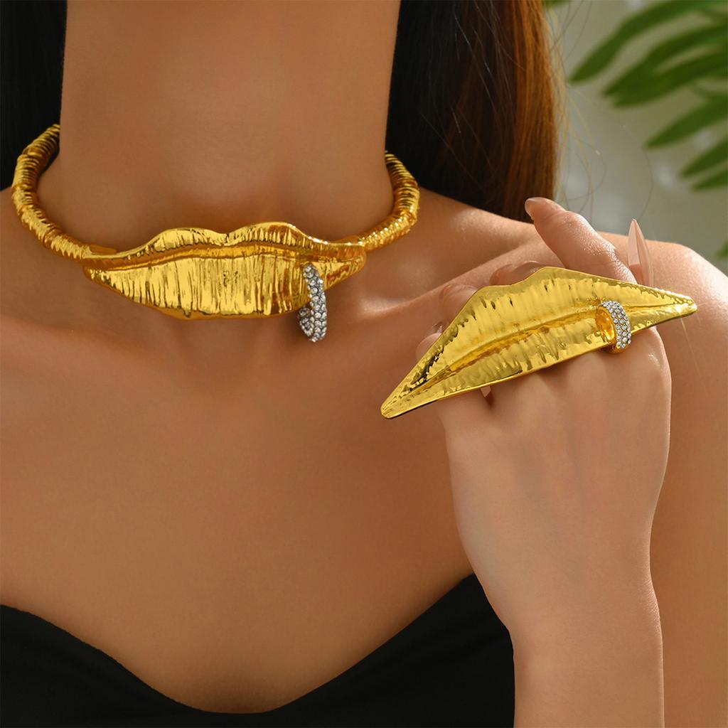 Geometric Lips Design Rhinestone Necklace And Ring Set Zinc Alloy Lightweight Jewelry For Women Everyday Wear Or Special Occasions