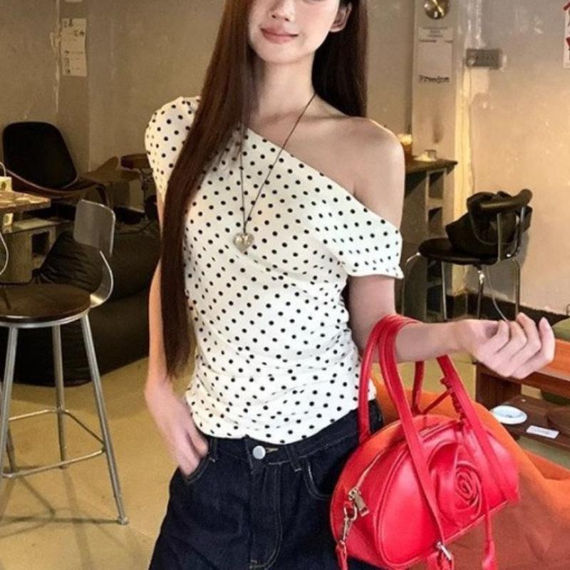 Retro Beige Black Polka Dot Slim-Fit Short-Sleeved Sexy Skew Collar Off-Shoulder T-Shirt Summer Korean Style Fashion Casual Top