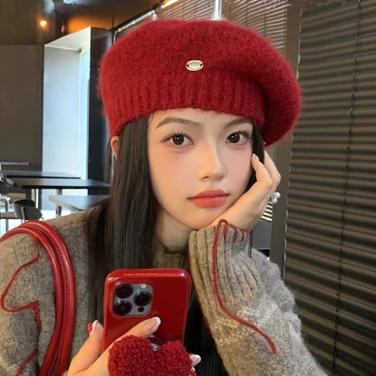 Korean Version of Autumn and Winter New Hat for Women Solid Color Versatile Knitted Wool Hat for Winter Windproof and Warm Metal Label Beret