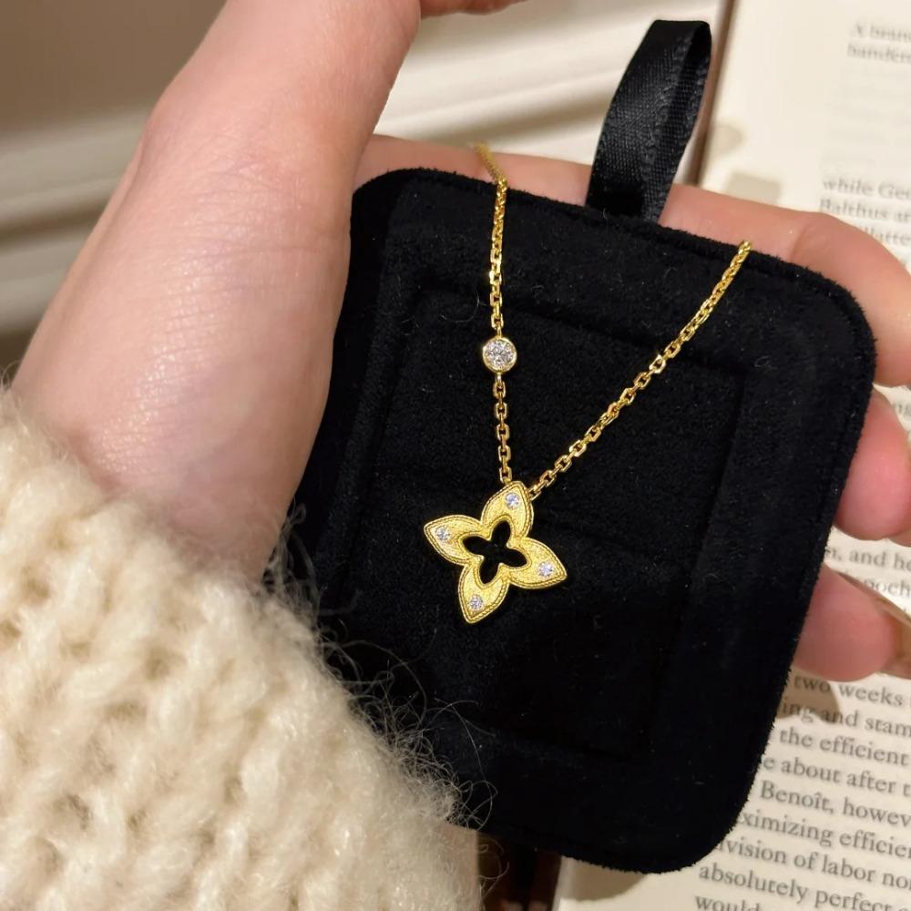 Elegant Italian Bucheron Hollow Five Flower Clover Bracelet Vintage French Diamond Star Pendant Necklace for Women
