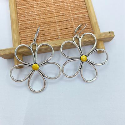 Handgefertigte Ohrringe Schmuck Geschenke Täglich Lässig Geburtstagsparty Bohème Stil für Damen Retro Hängend Hohl Blume