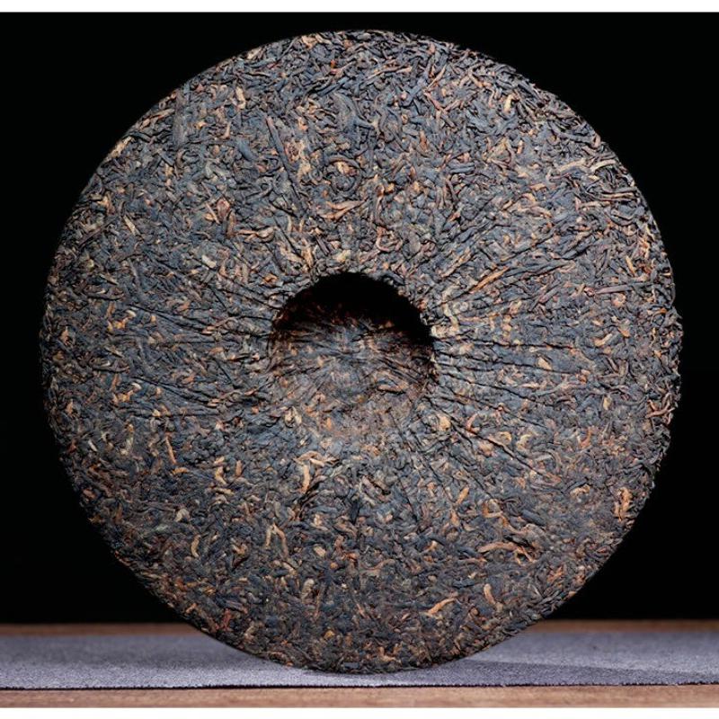 Yunnan Bulang Mountain Premium Bulang Golden Bud Pu-erh Ripe Cake 357g