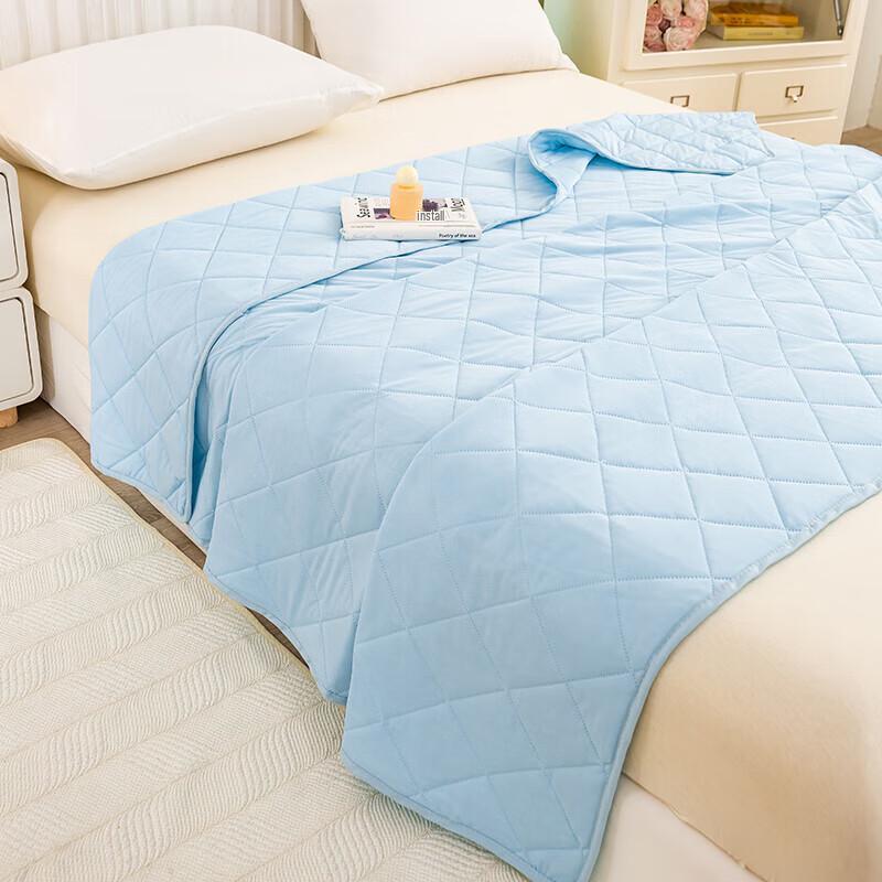 Louis Kellog Cooling Summer Quilt