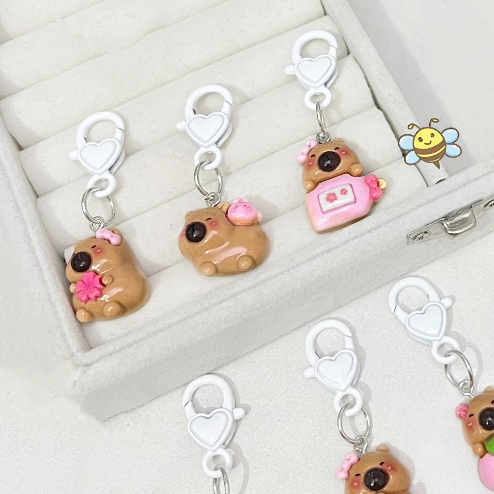 

Капибара, брелок с изображением капибары, брелок из смолы с изображением животных, подарок на день рождения