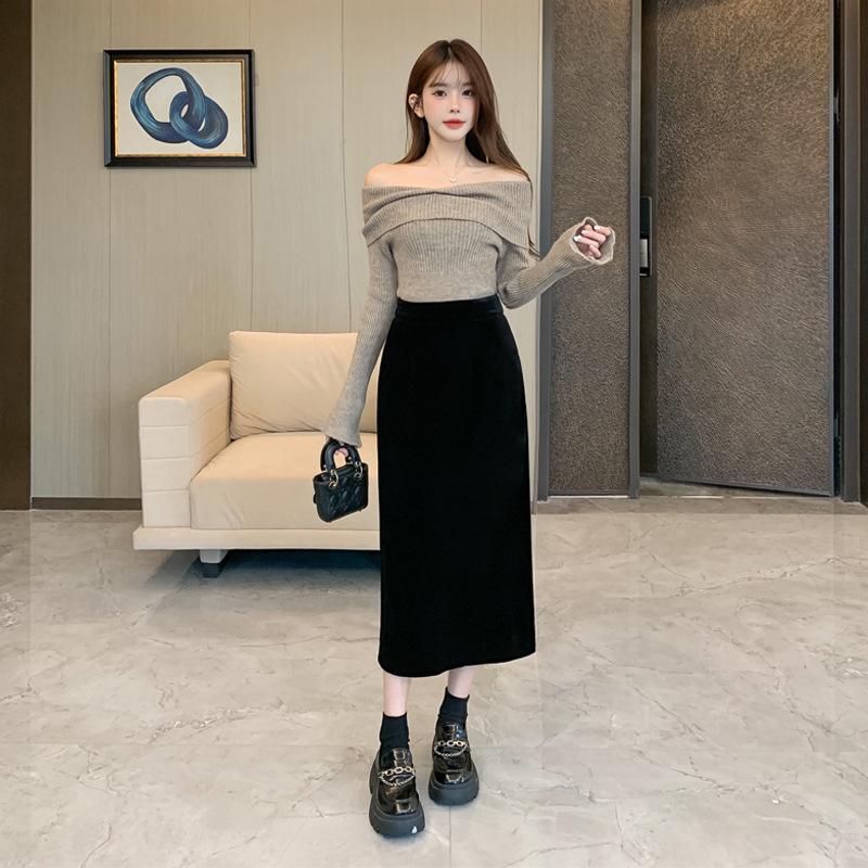Luxurious Black Velvet High-Waisted Slit Pencil Skirt for Women - 2026 Spring/Autumn Collection XXL (145-160 jin)