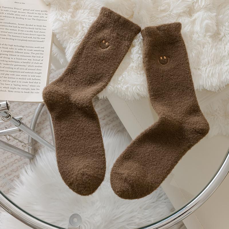 Female Autumn and Winter Plush and Thick Warm Embroidery Smiling Face Yuezi Tube Floor Socks
