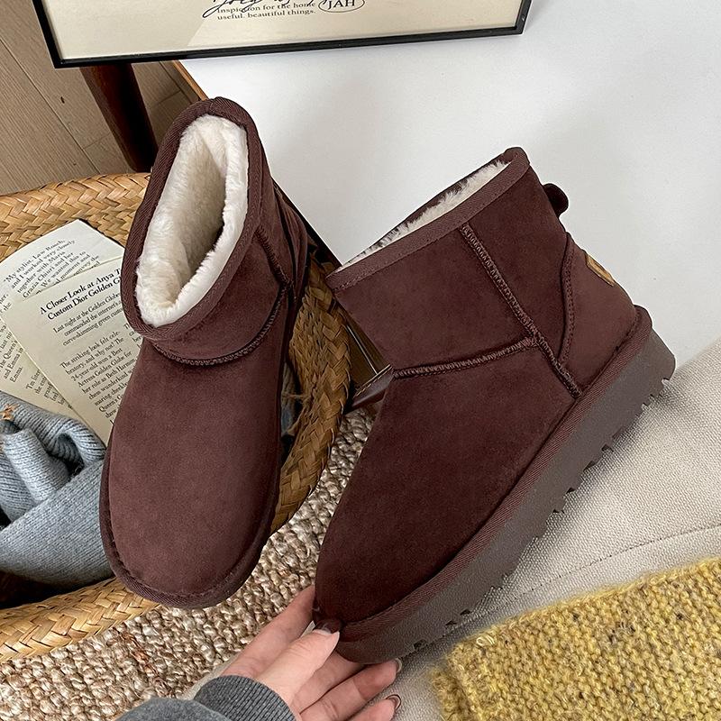 

Fur integrated fleece thickened platform snow boots women s 2025 new winter warm one-pedal short cotton shoes 40 темно-рудий