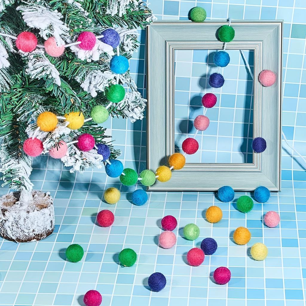 Rainbow Felt Ball Garland:30Colorful Pom Poms, 6.56 Feet Long, Handmade Party Decoration for Wall Or Christmas Tree