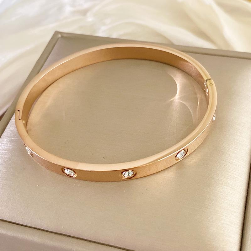 Women's Starry Sky Titanium Steel Bracelet: Fashionable, Simple, Diamond-Studded Nail Bangle, High-End Versatile Jewelry