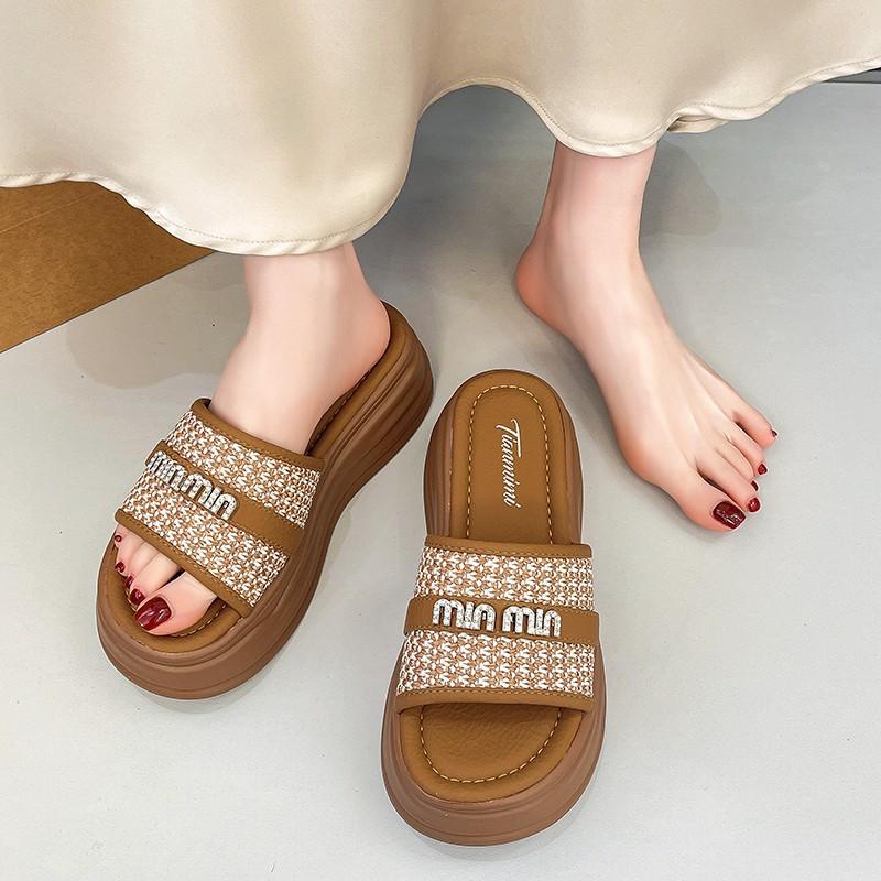 

Однословные тапочки женские летние 2025 новые женские пляжные туфли платформа крутые тапочки 40