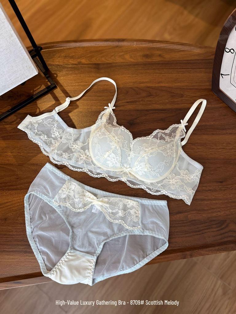 Japanese Sexy Lace Lingerie Set: Wireless Bra for Small Bust, with Beautiful Back Design and Panties.