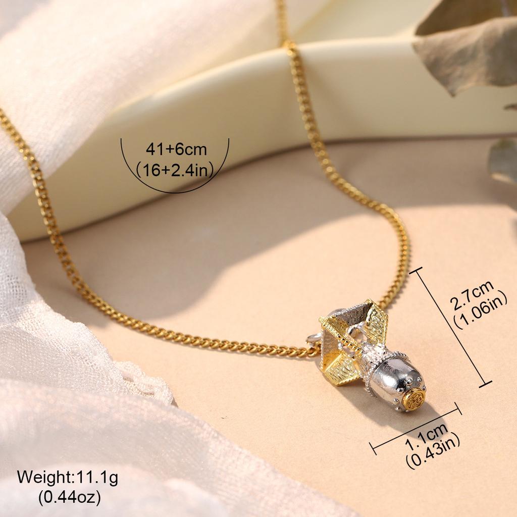 Niche pleated love necklace, simple irregular pendant, hand-closed fashion sweater chain design