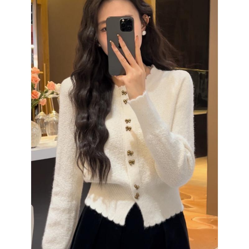 2024 Spring/Autumn Korean Design Battle Robe Red Sweater: Slimming, Stylish Knitted Cardigan