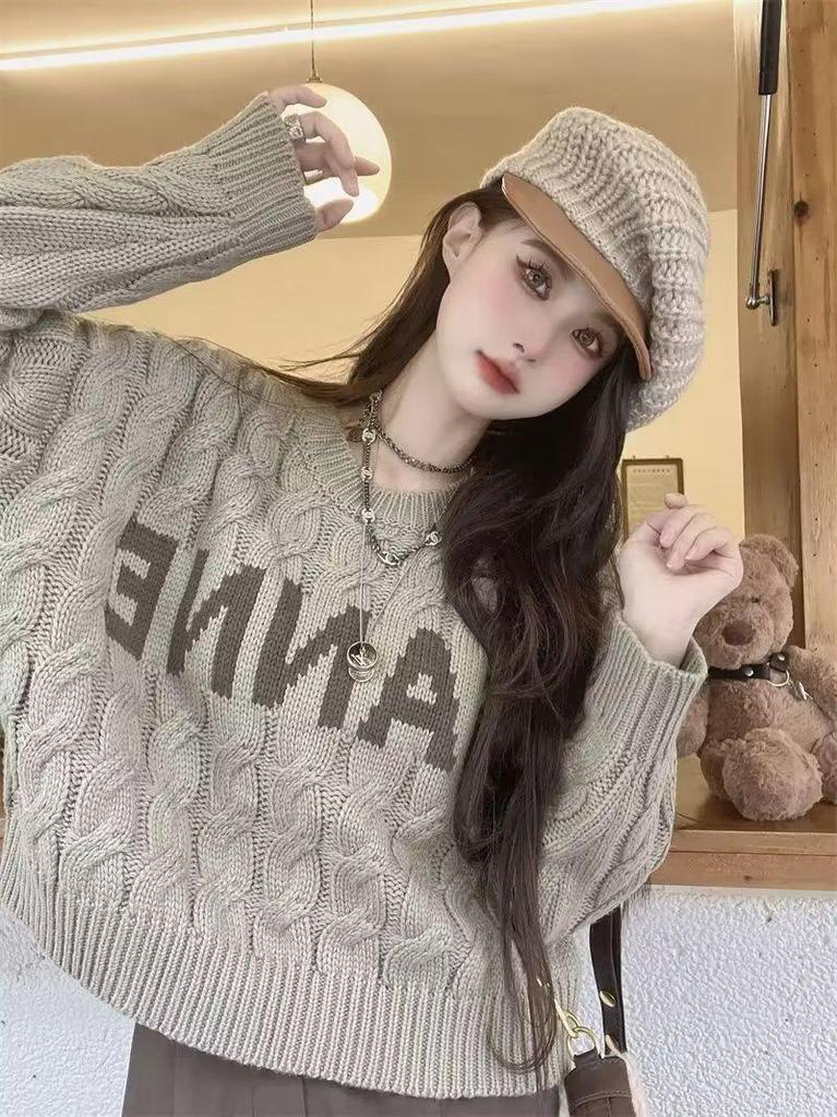 Women's Retro Round Neck Knit Sweater - Hong Kong Style (Autumn/Winter 2026)