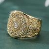 Wunderschöner Vintage Synthetischer Zirkonia Goldplattierter Breiter Ring für Damen Mode Temperament Bankett Festival Schmuck Accessoires