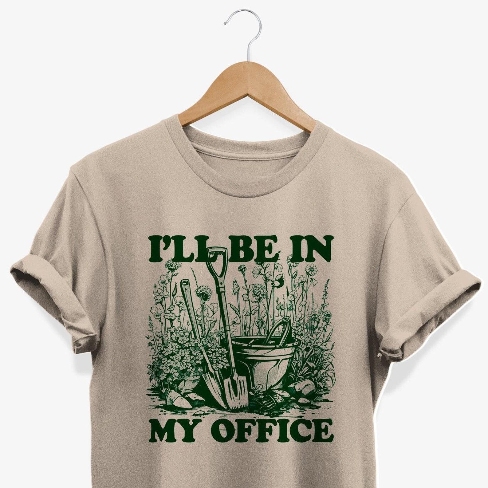 Funny Gardening T-Shirt | Gardener Hobby Graphic Tee | Outdoorsy Gifts L
