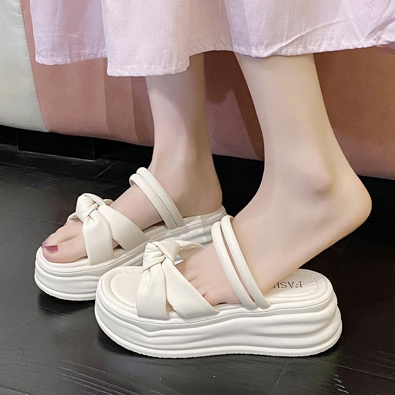 Women Slippers 2025 New Summer Casual Shoes Versatile Thick Sole Sandals Women Outwear Bow Beach Slippers Sexy Slides Women