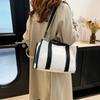 Niche design large-capacity handbag women's winter new fashion commuter shoulder messenger tote bag