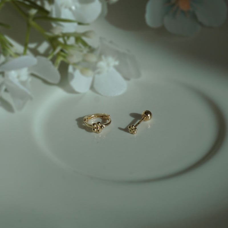 Youngglow 14k Petit Flower One Touch Earring