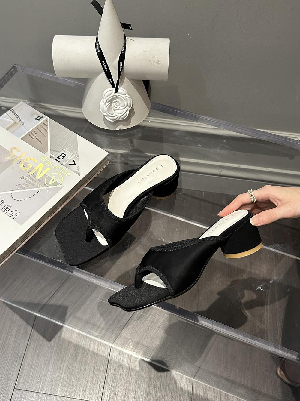 

Модные повседневные женские тапочки 2024 года, новые поступления, круглые туфли на среднем каблуке, черные, розовые, белые, летние туфли для вечеринок, туфли для женщин 35-39 5.5 чёрный