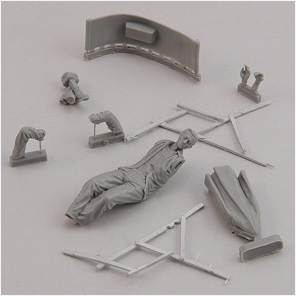 Royal Model World War II German Army German Infantry Sleeping in an Easy Chair Resin Kit RM852 Molding Color 1/35