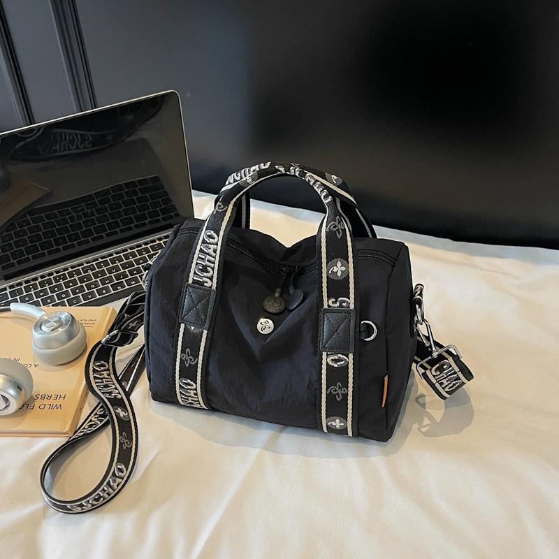 Simple & Spacious Women's Shoulder Bag - Durable Crossbody Purse with Organizational Pockets Lightweight and Versatile