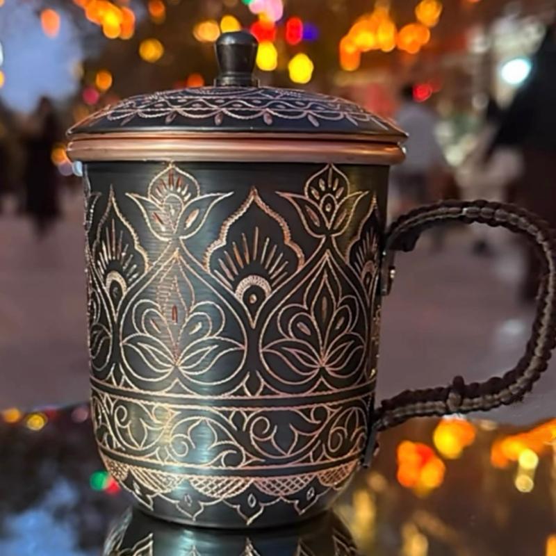 Pattern Random Vintage Pure Copper Mug,With lid Beer Cup,Handcrafted Carving Unique Flower Texture Art Gift Coffee Mug Tableware