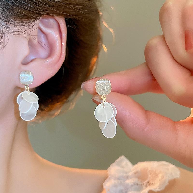 

Holiday style silver needle zircon shell fringed earrings sweet small fresh temperament earrings niche high-end earrings women