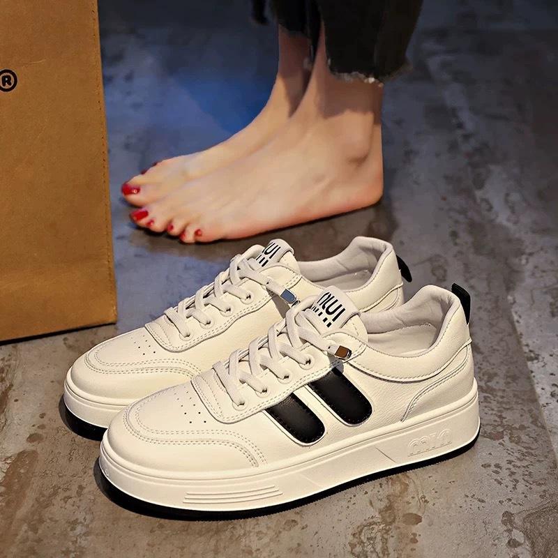 thick-soled women's new autumn versatile sports and leisure shoes women's flat-soled single shoes