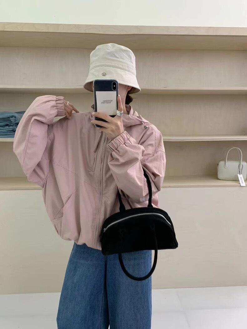 

Женская куртка-ветровка с капюшоном для миниатюрных: Короткая куртка на весну и осень 2025, повседневный горячий стиль Medium розовый