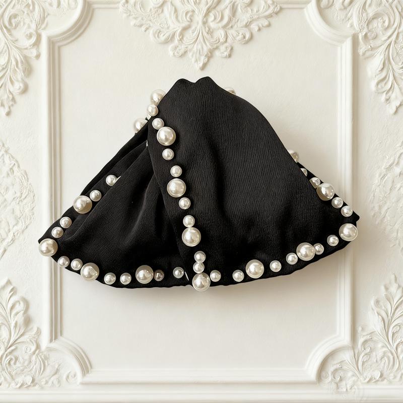 2025 French Satin Beaded Shell Triangle Hair Clip for Women - High-End Updo Accessory чёрный