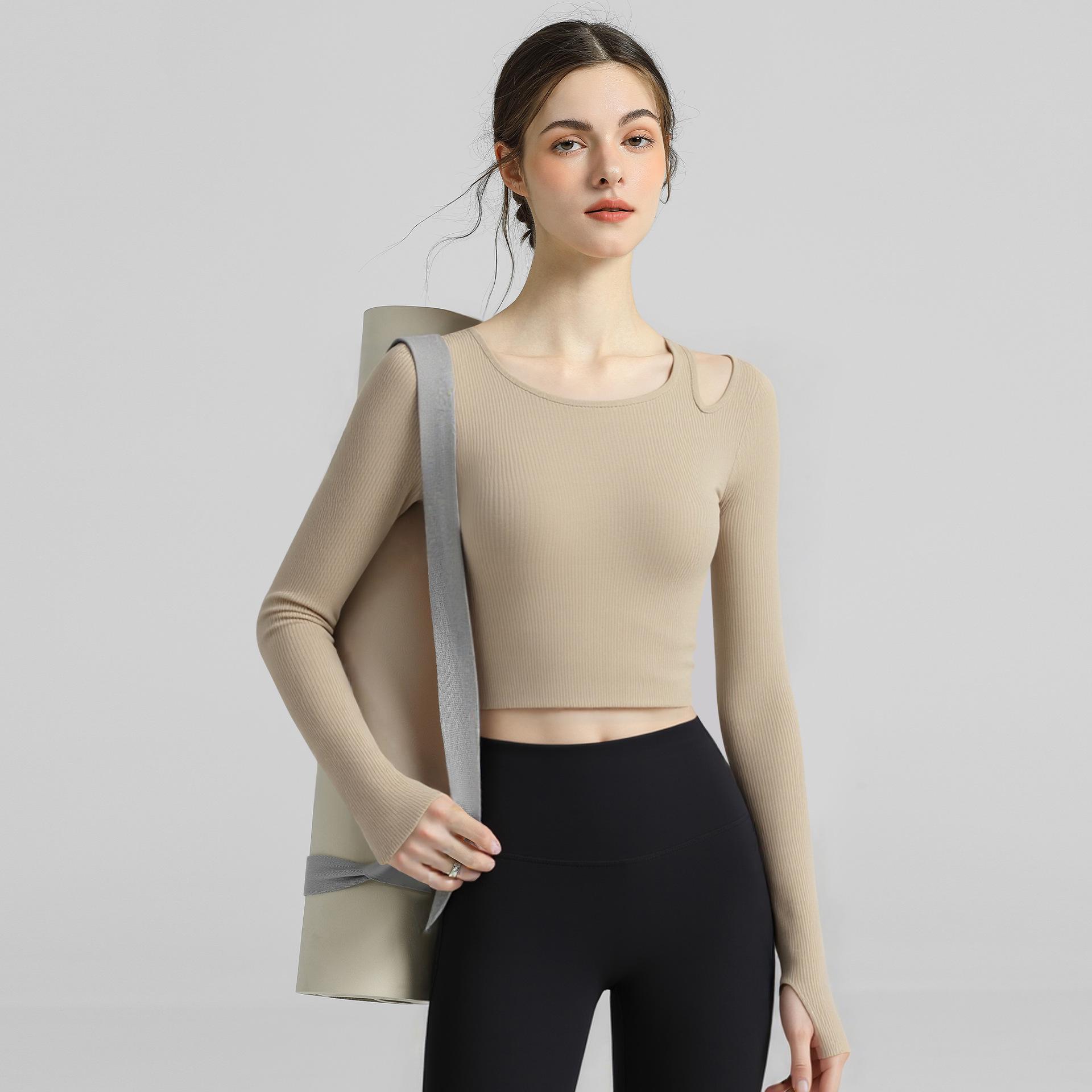 

Women s Slim Fit Yoga Top with Built-in Bra - Long Sleeve for Autumn & Winter Fitness, Running, and Pilates S [Recommended weight 85-95 jin]